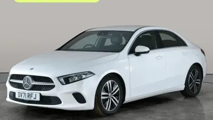 Usado Mercedes A180 116 HP (85 kW) 2021 Branco Sedan