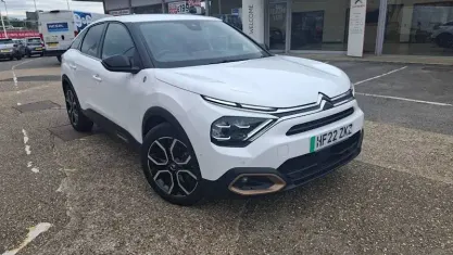 Used Citroën e-C4 100 kW (136 HP) 2022 White Hatchback