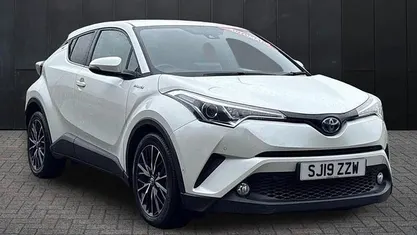Used Toyota C-HR 122 HP (89 kW) 2019 White SUV