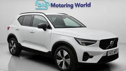 Used Volvo XC40 Plus 211 HP (155 kW) 2023 White SUV