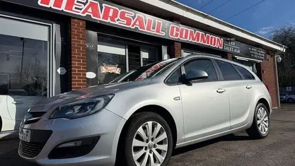 Used Vauxhall Astra Design Edition 110 HP (80 kW) 2015 Estate