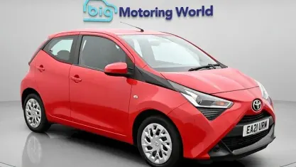 Usado Toyota Aygo X-play 72 CV (52 kW) 2021 Utilitario