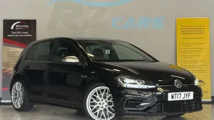 Begagnad VW Golf VII R 310 HK (228 kW) 2017 Svart Halvkombi