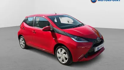 Used Toyota Aygo X-play 69 HP (50 kW) 2018 Red Hatchback