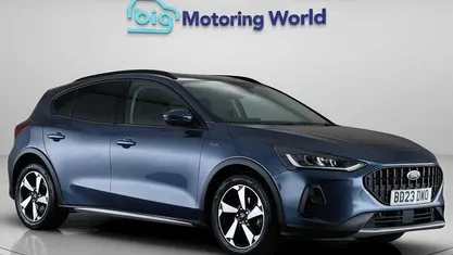 Begagnad Ford Focus Active 125 HK (91 kW) 2023 Blå Halvkombi