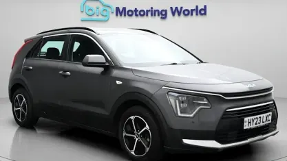 Gebraucht Kia Niro 141 PS (103 kW) 2023 Grau SUV