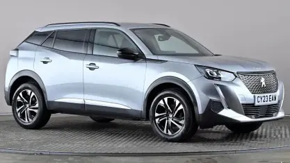 Begagnad Peugeot 2008 Allure+ 101 HK (74 kW) 2023 Grå SUV