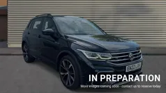 Deep black pearl Used 2022 VW Tiguan R-line SUV | £25,409 (Fair price)