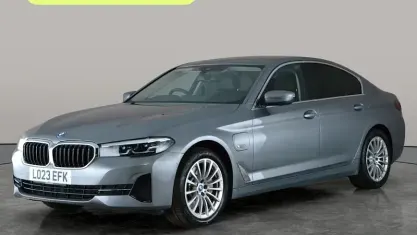 Begagnad BMW 530e Comfort Edition 292 HK (214 kW) 2023 Grå Sedan