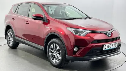 Used Toyota RAV4 197 HP (144 kW) 2018 Red Estate