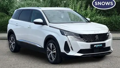 Begagnad Peugeot 5008 Allure Premium 131 HK (96 kW) 2021 Vit SUV