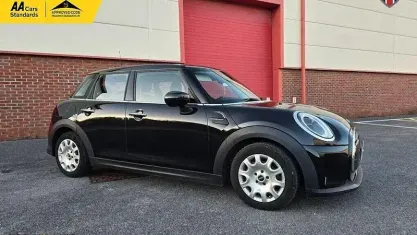 Used Mini ONE Classic 102 HP (75 kW) 2021 Black Hatchback