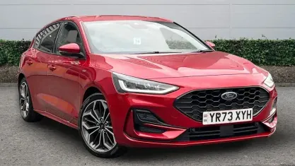 Used Ford Focus ST-Line X 125 HP (91 kW) 2023 Red Hatchback