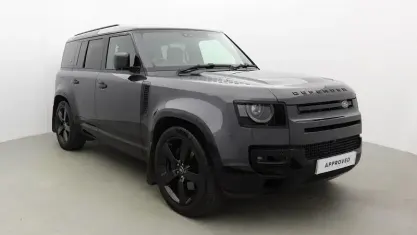 Begagnad Land Rover Defender HSE Dynamic 404 HK (297 kW) 2023 Grå SUV