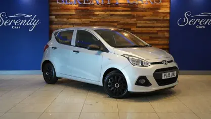 Used Hyundai i10 66 HP (48 kW) 2015 Silver Hatchback