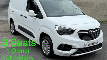 Used Vauxhall Combo Sportive 101 HP (74 kW) 2021 White Van