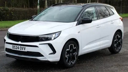 White Used 2024 Vauxhall Grandland X Ultimate SUV | £17,995 (Fair price)