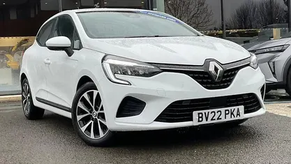 Used Renault Clio V Iconic 90 HP (66 kW) 2022 Hatchback