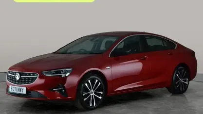 Begagnad Vauxhall Insignia Edition 122 HK (89 kW) 2021 Halvkombi
