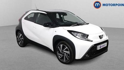 Używany Toyota Aygo X 72 KM (52 kW) 2024 Biały SUV