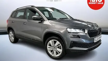 Graphite grey metallic Used 2025 Skoda Karoq SE SUV | £20,999 (Fair price)