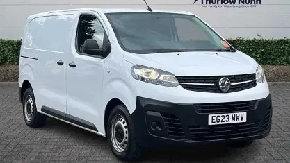 Used Vauxhall Vivaro S 145 HP (106 kW) 2023 White MPV