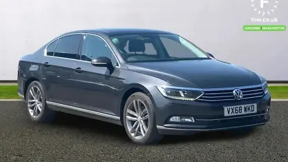 Usado VW Passat GT 150 HP (110 kW) 2018 Cinzento Sedan