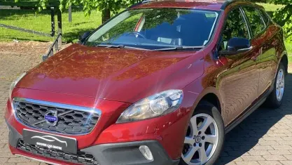 Used Volvo V40 SE 190 HP (139 kW) 2015 Hatchback