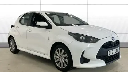 Used Toyota Yaris 116 HP (85 kW) 2023 White Hatchback