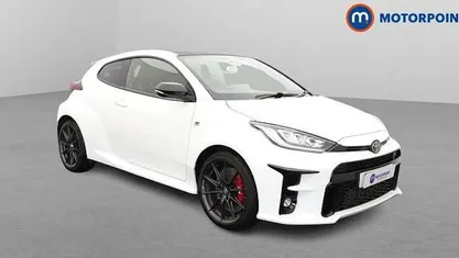 Used Toyota Yaris 261 HP (191 kW) 2021 White Hatchback