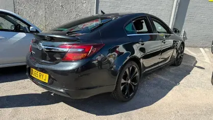 Used Vauxhall Insignia SRi 136 HP (100 kW) 2015 Black Hatchback
