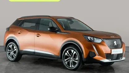 Second-hand Peugeot 2008 Allure Premium 101 CP (74 kW) 2022 SUV