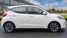 White New 2025 Hyundai i10 Advanced Hatchback | £15,750 (Fair price)