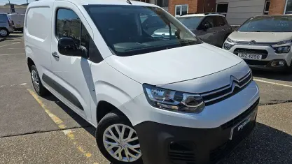 Used Citroën Berlingo 102 HP (75 kW) 2022 White MPV