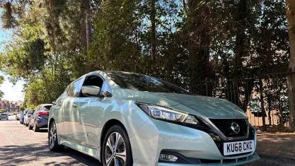 Used Nissan Leaf Tekna 110 kW (150 HP) 2018 Silver Hatchback