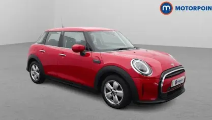 Used Mini Cooper Classic 136 HP (100 kW) 2022 Red Hatchback