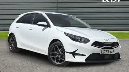 Used Kia Ceed 160 HP (117 kW) 2023 White Hatchback