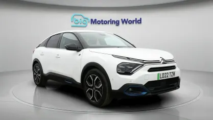 Used Citroën e-C4 Shine 100 kW (136 HP) 2022 White Hatchback