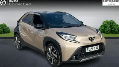 Used Toyota Aygo X 72 HP (52 kW) 2024 Beige SUV