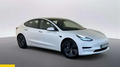 Used Tesla Model 3 Standard Range Plus 180 kW (245 HP) 2021 White Sedan