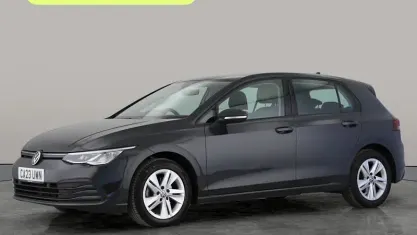 Begagnad VW Golf VIII Life 150 HK (110 kW) 2023 Grå Halvkombi