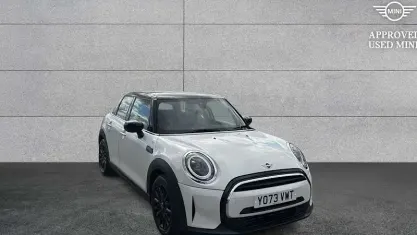 Used Mini Cooper Classic 136 HP (100 kW) 2024 White Hatchback