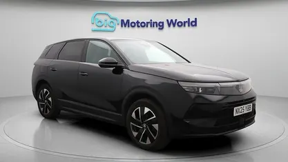 Used 2025 Vauxhall Grandland X GSe SUV | £25,081 (Fair price)