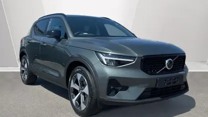 New Volvo XC40 Plus 163 HP (119 kW) 2026 Green SUV