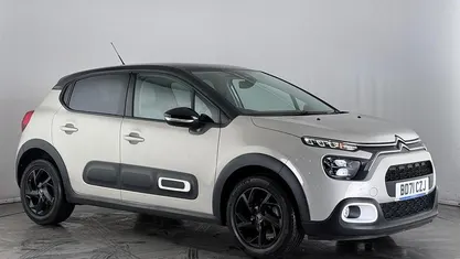 Used Citroën C3 PureTech 83 HP (61 kW) 2022 Beige Hatchback