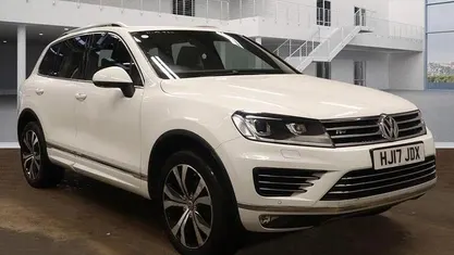 White Used 2017 VW Touareg R-line SUV | £17,999 (Super price)