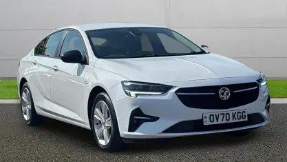 Używany Vauxhall Insignia Sport 122 KM (89 kW) 2020 Biały Hatchback