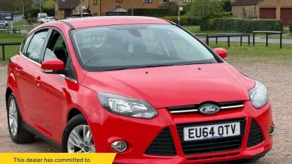 Used Ford Focus Titanium 125 HP (91 kW) 2014 Red Hatchback