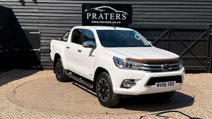 Used Toyota HiLux 150 HP (110 kW) 2016 White Pickup