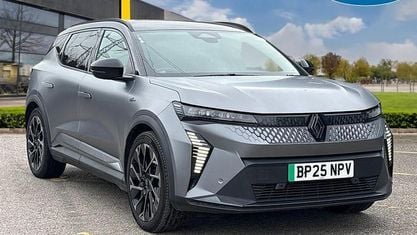 Usado Renault Symbioz Techno Esprit Alpine 143 HP (105 kW) 2025 Cinzento SUV
